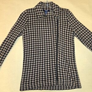 Chaps Sweater (size small)